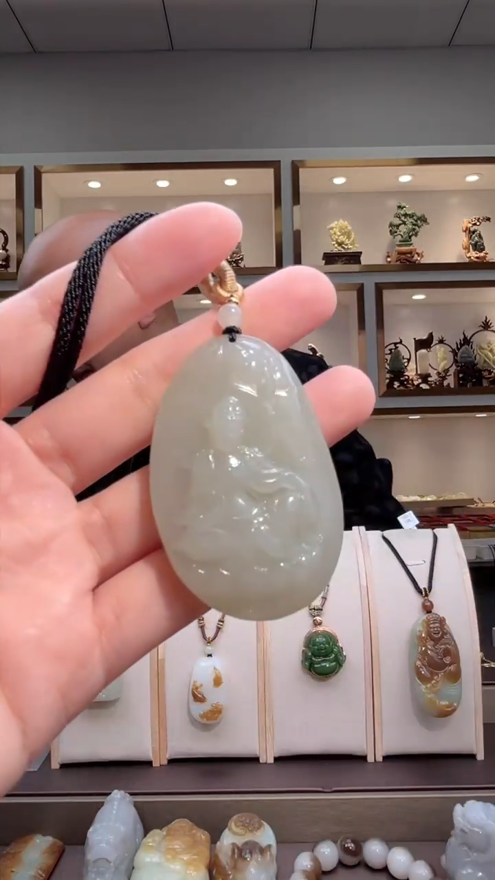 颈饰未镶嵌和田玉苏