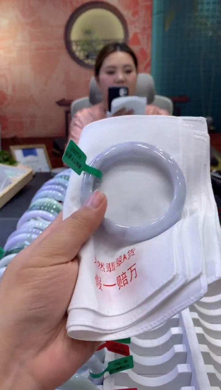 【闪购商品】翡翠手镯未镶嵌多人0003558