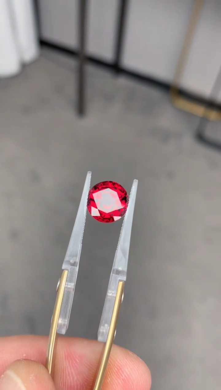 【闪购商品】石榴石裸石未镶嵌5ct   镁铝榴石正圆