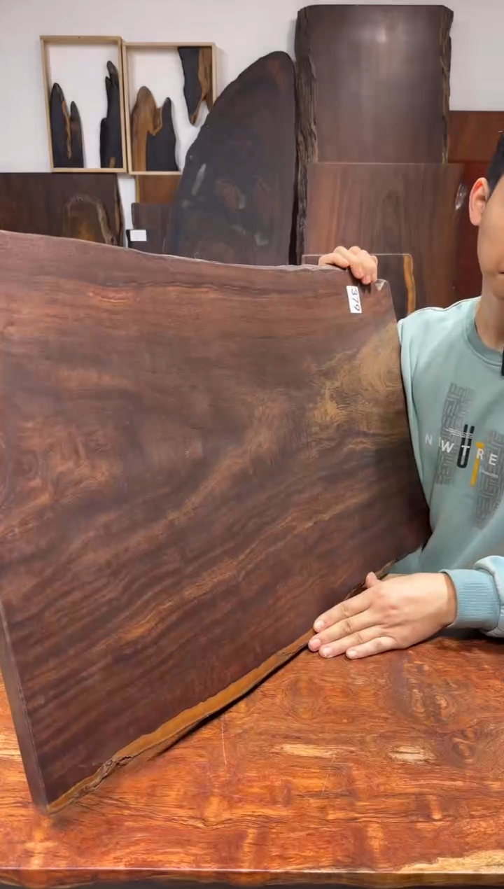 风车木（黑檀木）尺寸75*47*2.5编号379