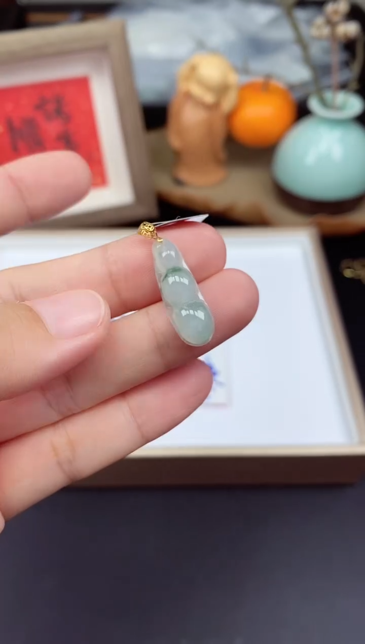 吊坠(不含链)18K金镶嵌翡翠豆子@@CMT