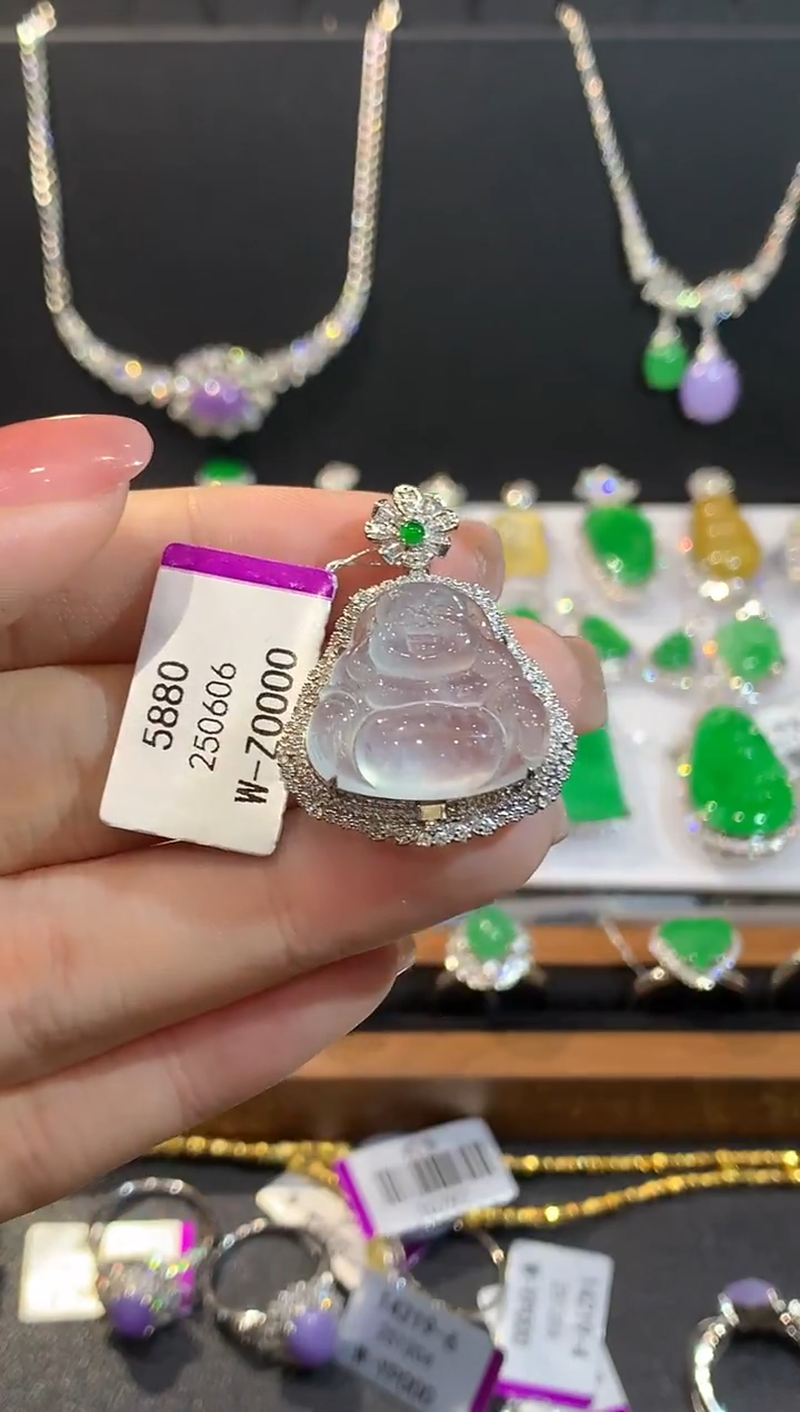 吊坠(不含链)18K金镶嵌翡翠多样性发其一