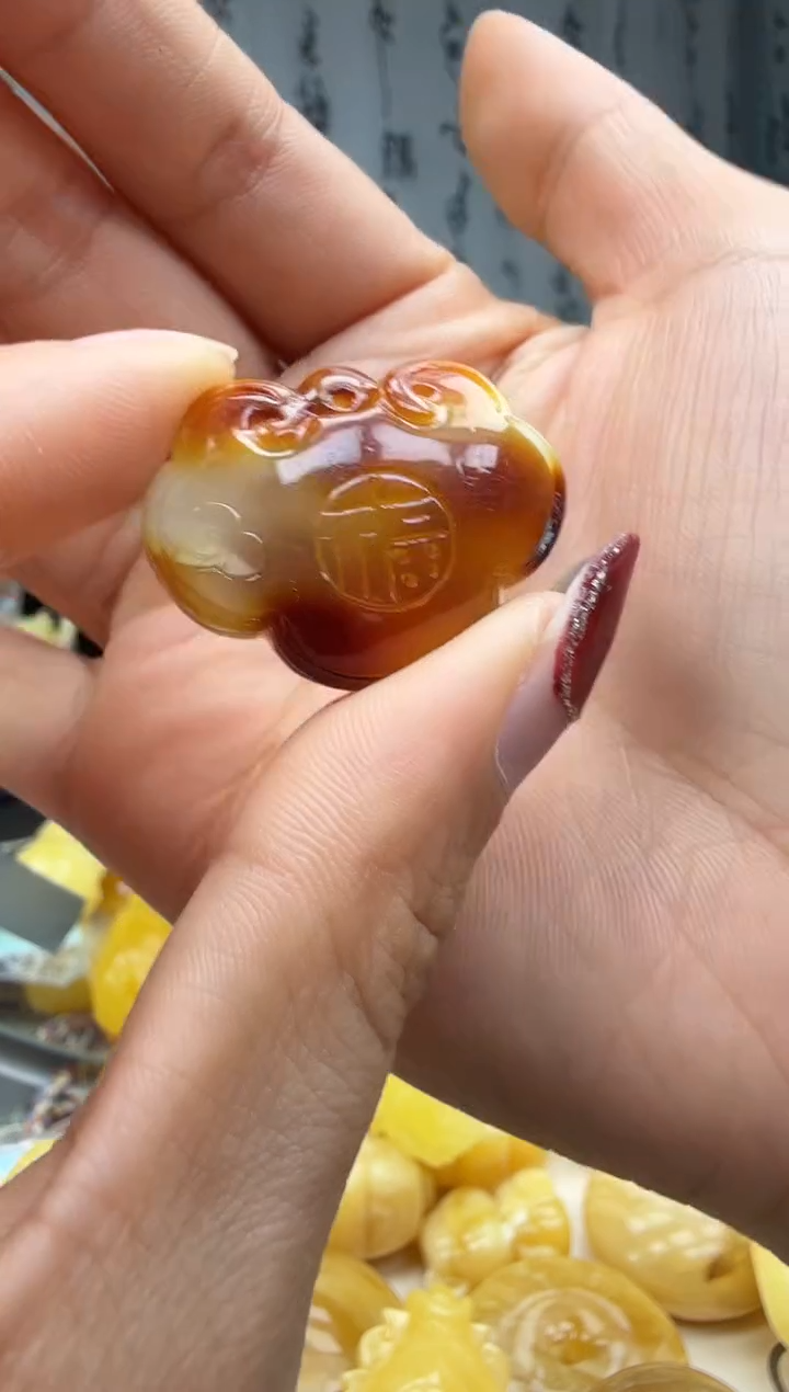 未镶嵌琥珀裸石配饰