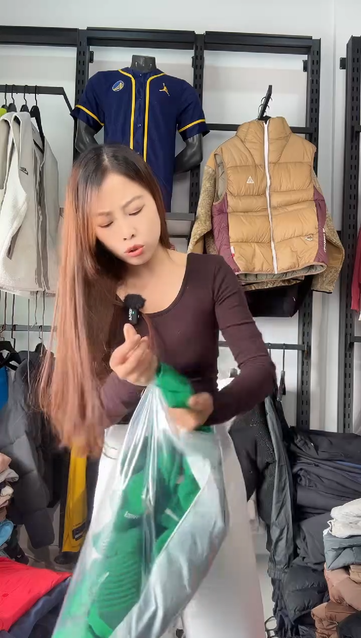 3490 编码  瑕疵直播间过款为准 尺码   身高  WZ