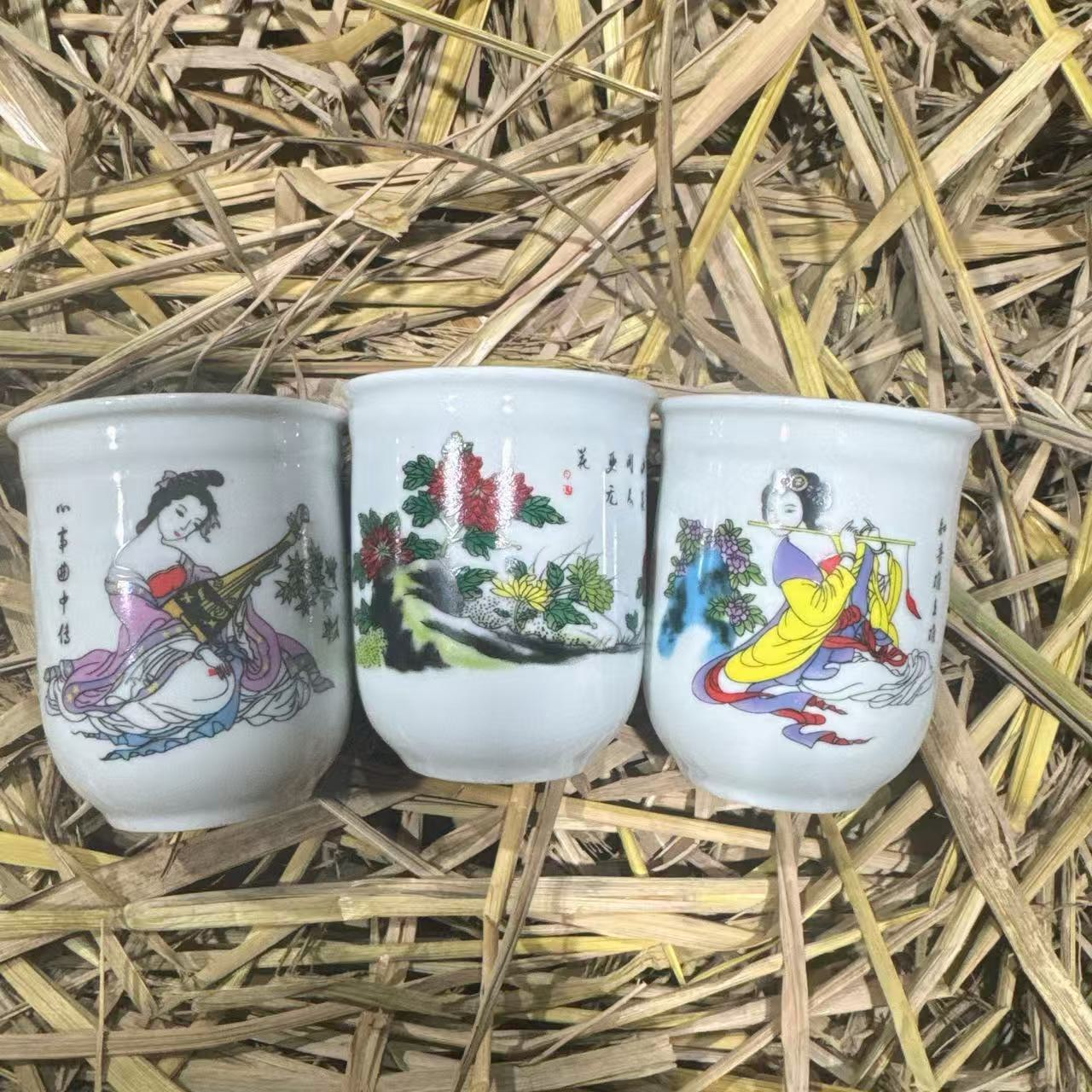 四大美女手握杯（一个）