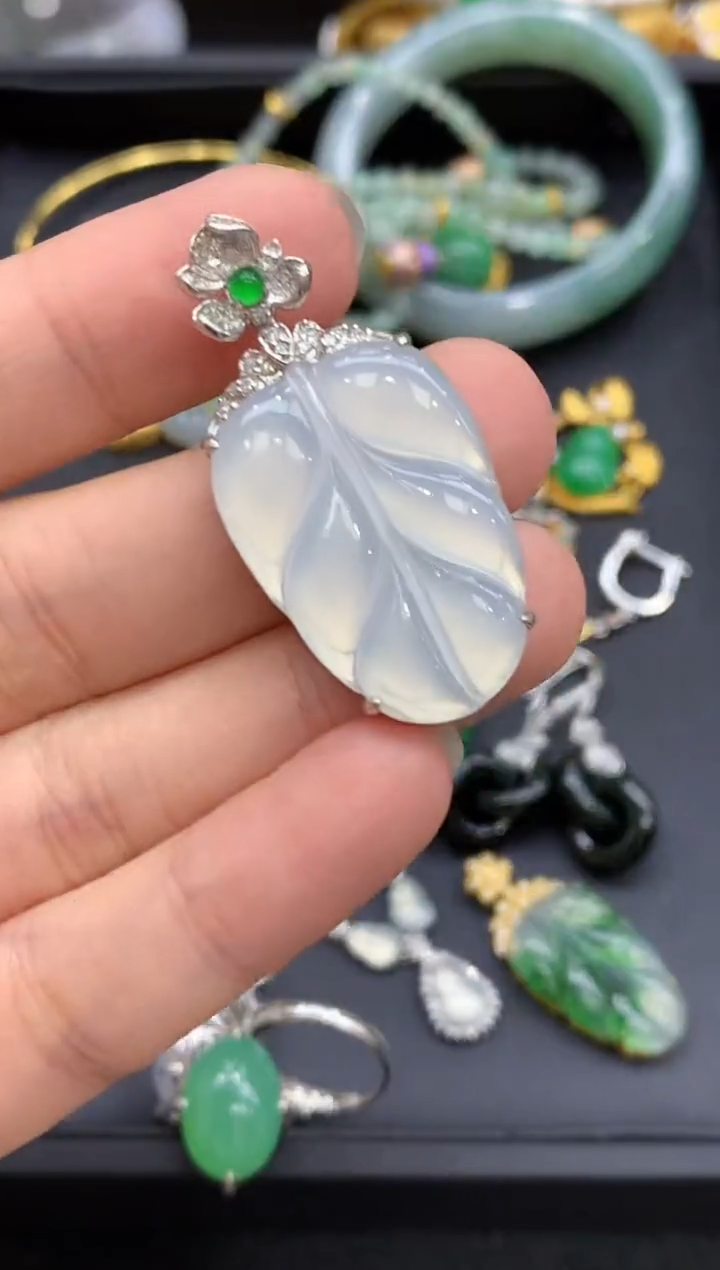颈饰18K金镶嵌翡翠557-中国好珍宝