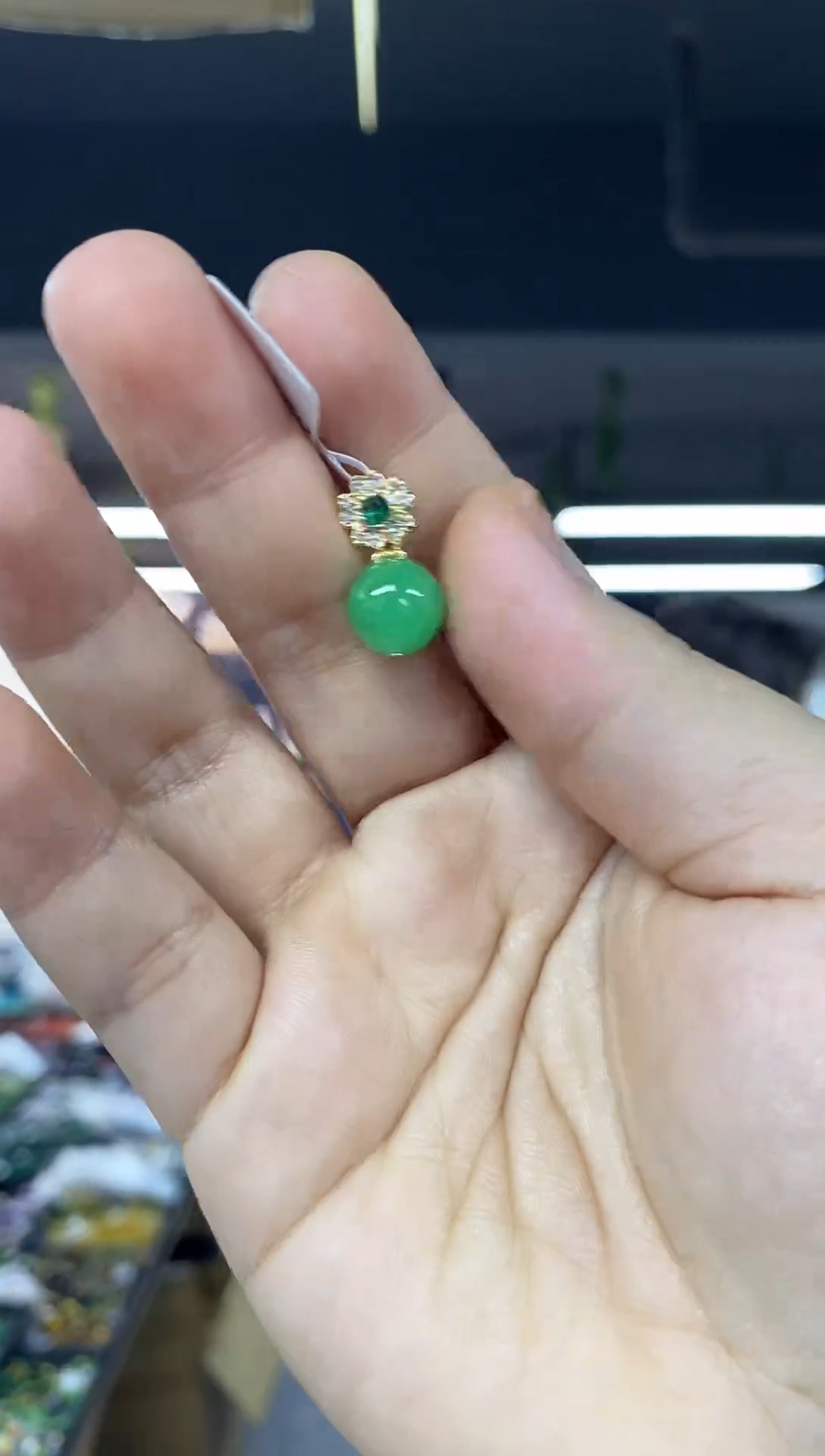 颈饰未镶嵌翡翠多样性发其一颜色微差