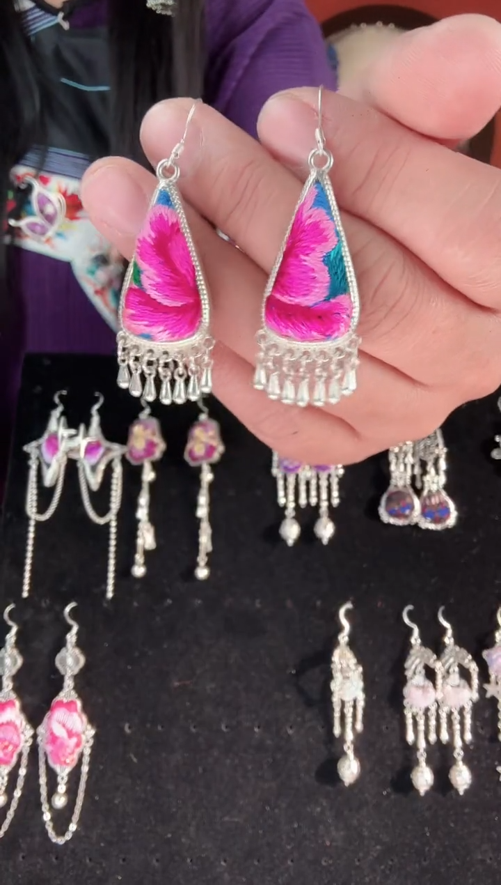 织绣苗银苗绣手工刺绣耳环32