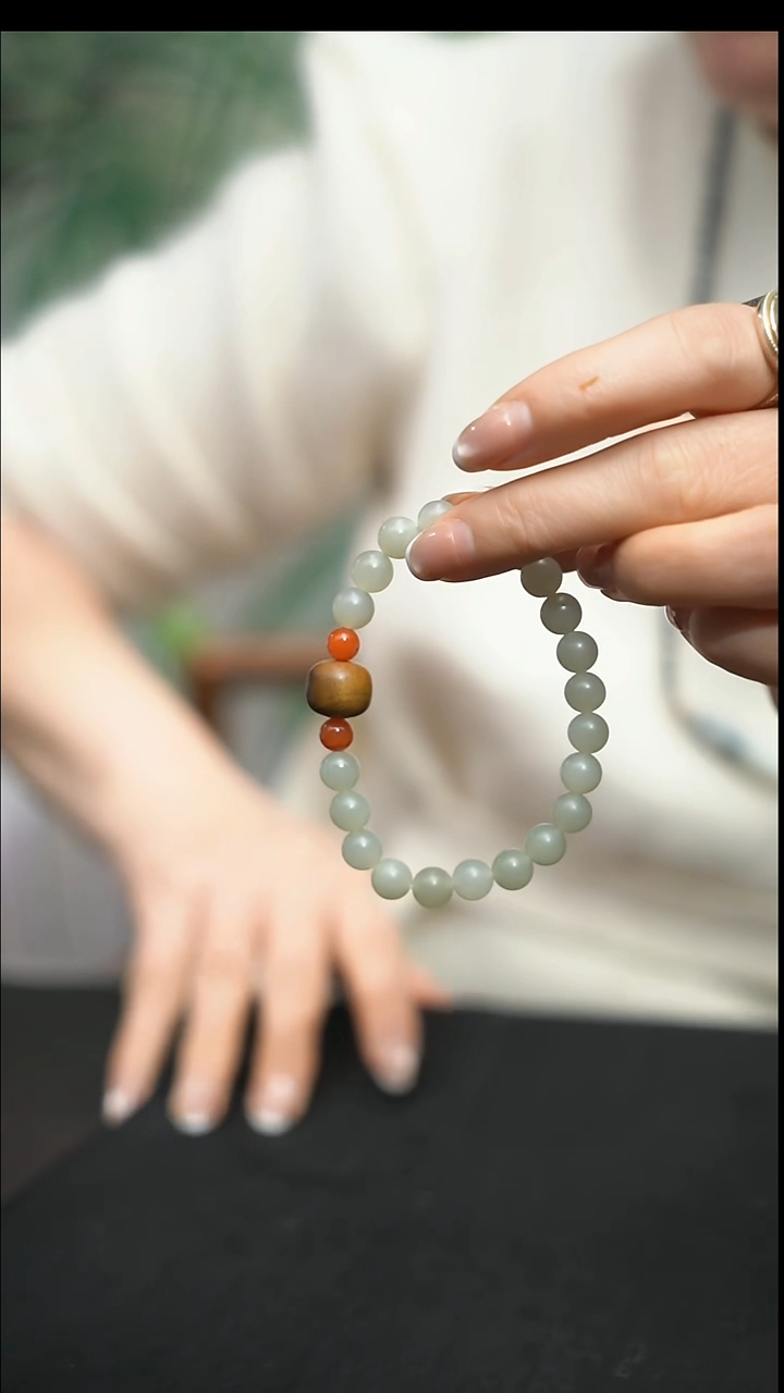 未镶嵌手链和田玉千****牵未镶嵌 手链 和田玉 千*牵