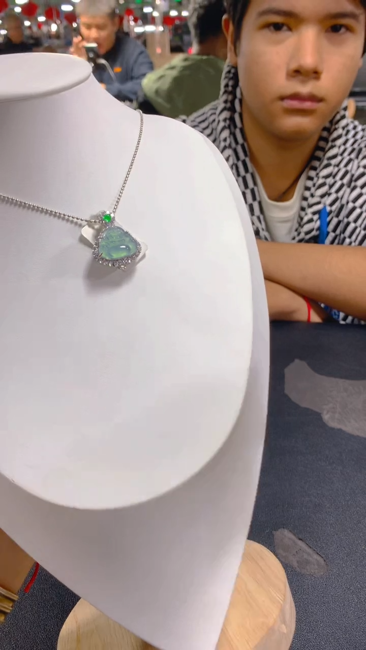 【闪购商品】翡翠吊坠(赠链)未镶嵌1068418297多样性发其一