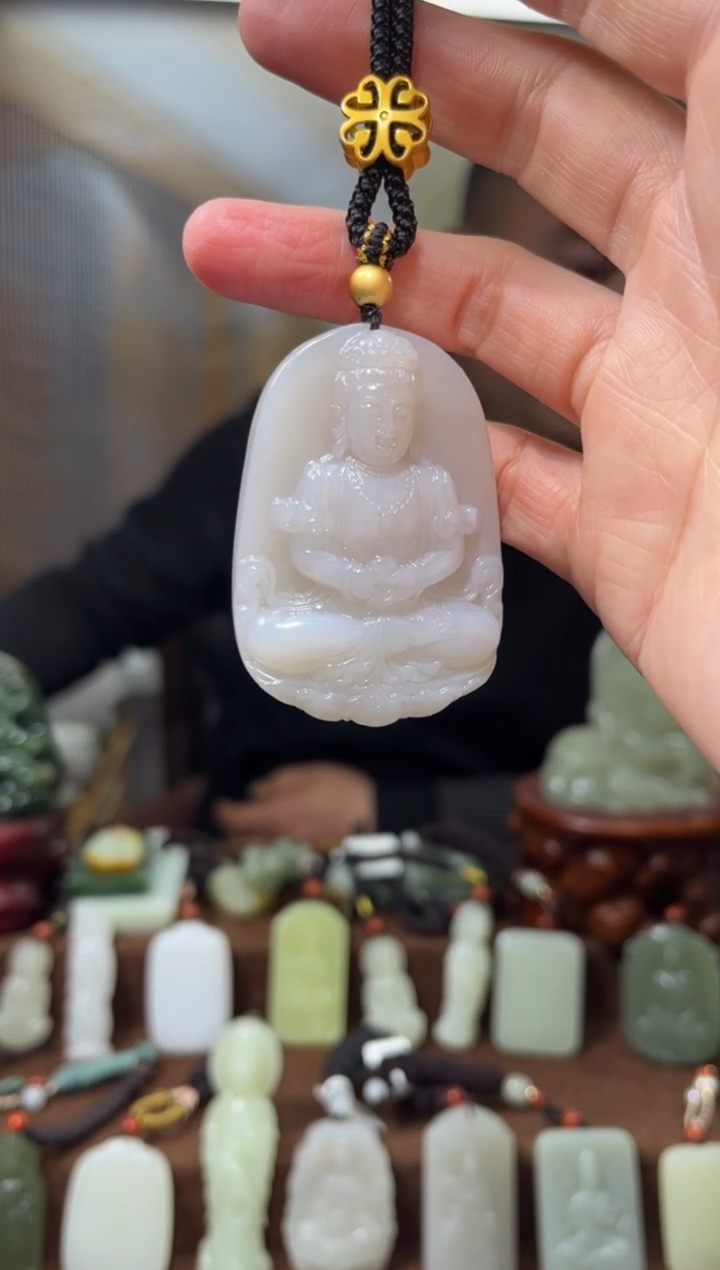 颈饰未镶嵌和田玉·