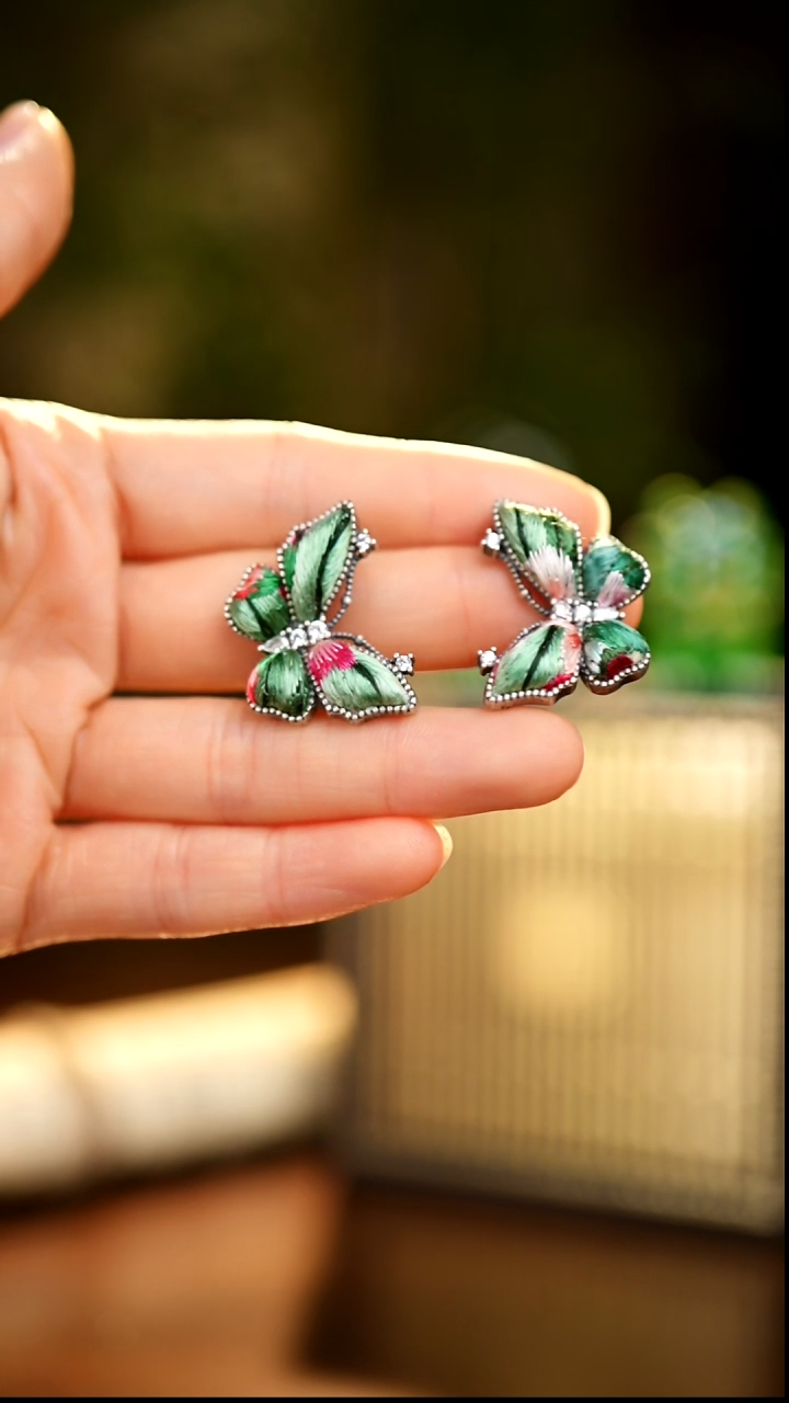 刺绣私人定制苗族手工Q482