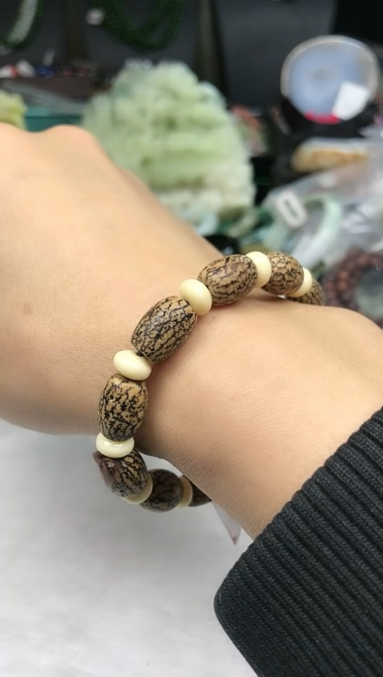 【闪购商品】龙眼菩提吊坠手串