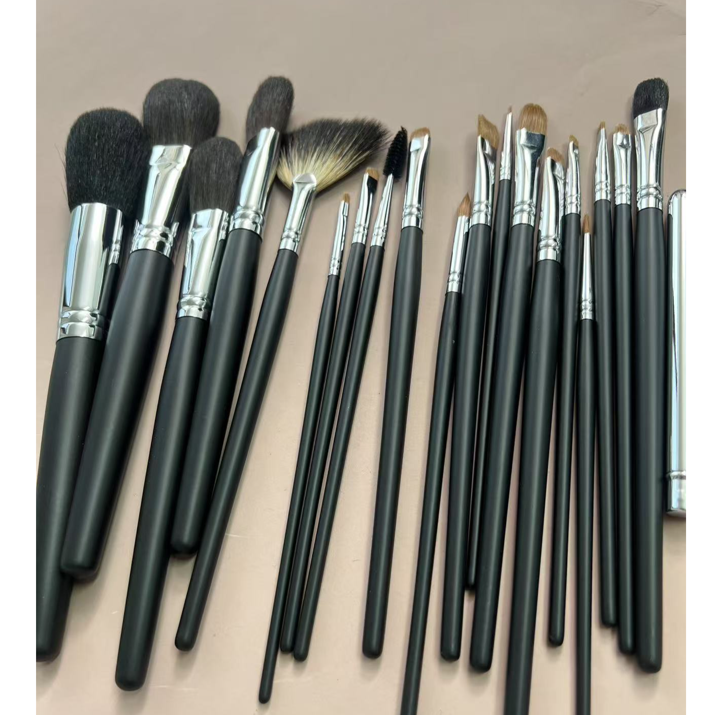 沧州化妆刷专业化妆刷套装黄狼毛眼影刷微瑕软毛化妆套