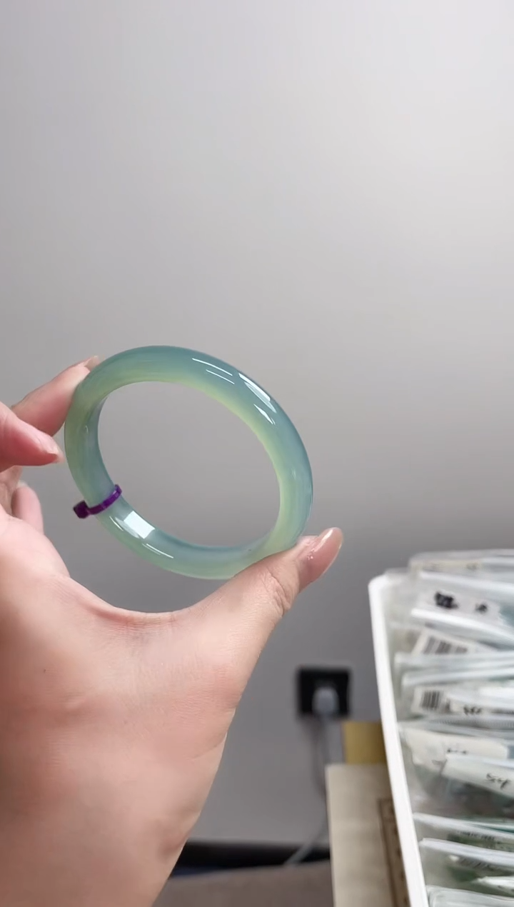 玛瑙/玉髓手镯未镶嵌62圈 需要包容