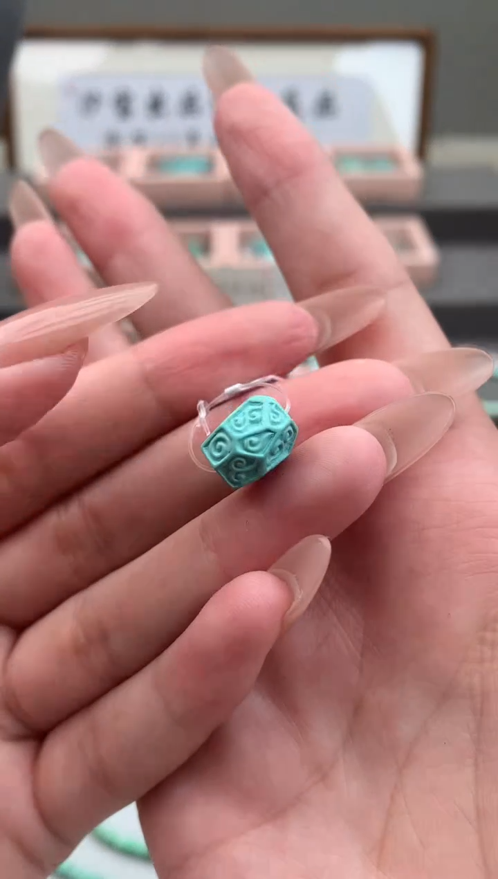 【闪购商品】绿松石雕刻未镶嵌C146