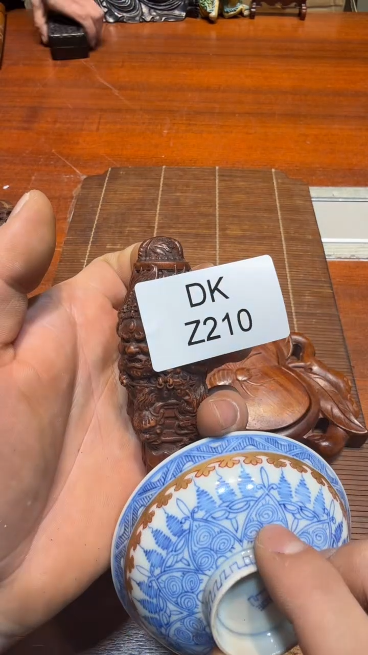 瓷片小**?哈哈哈哈哈210