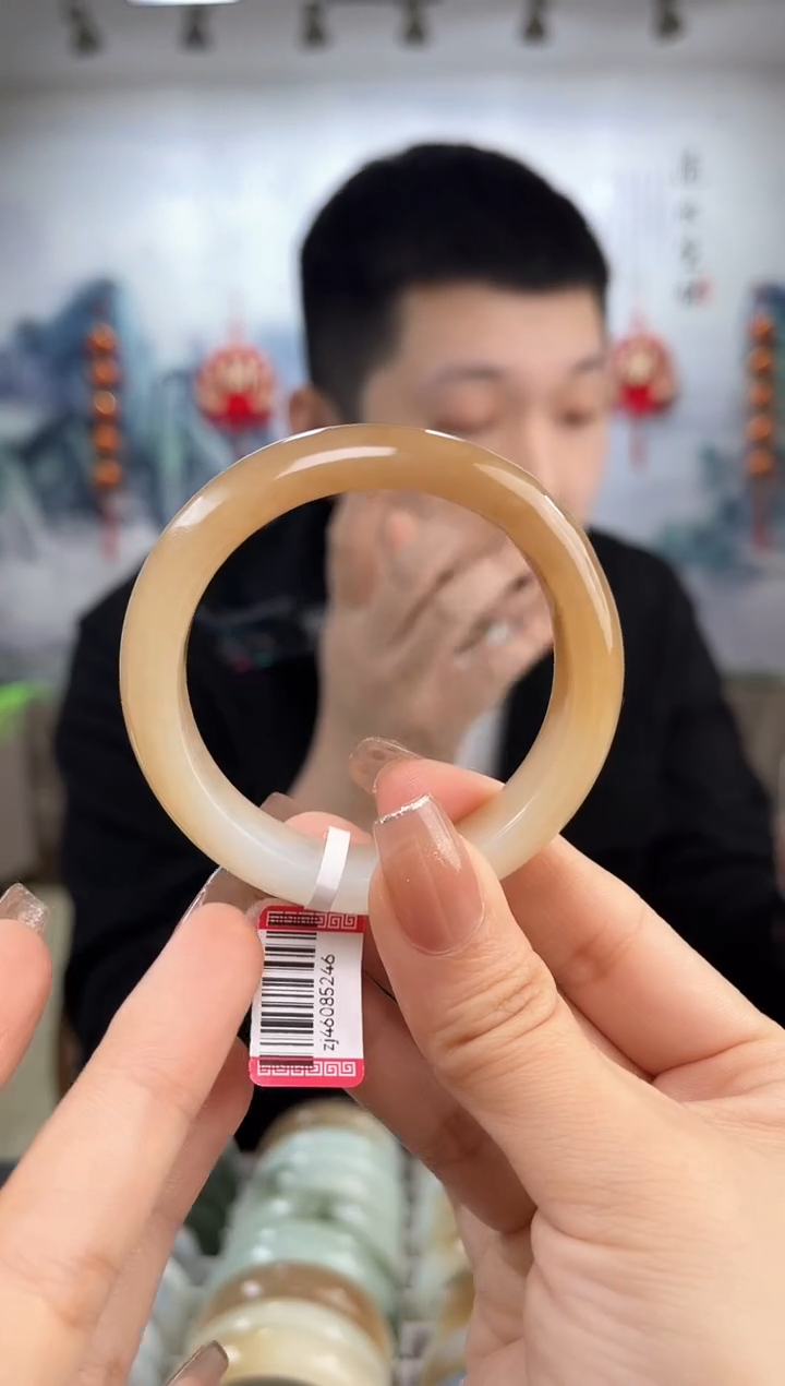 【闪购商品】和田玉手镯未镶嵌51-52圈口5246