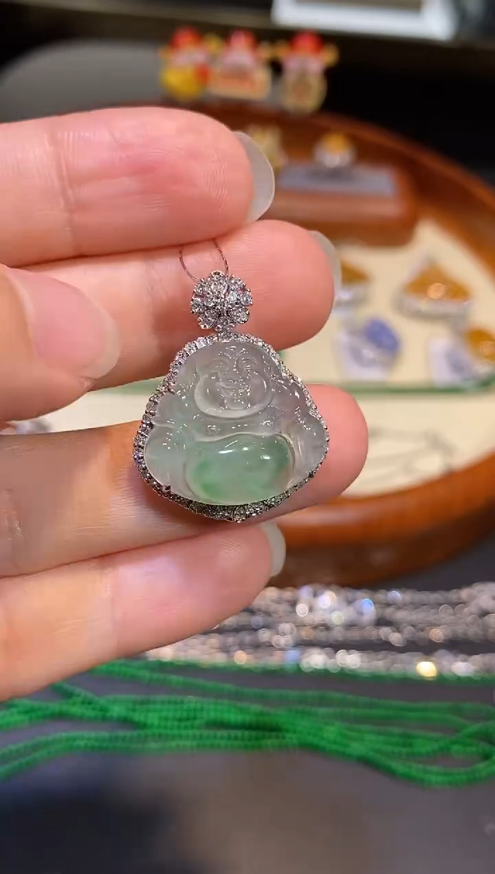 【闪购商品】翡翠颈饰18K金镶嵌吊坠