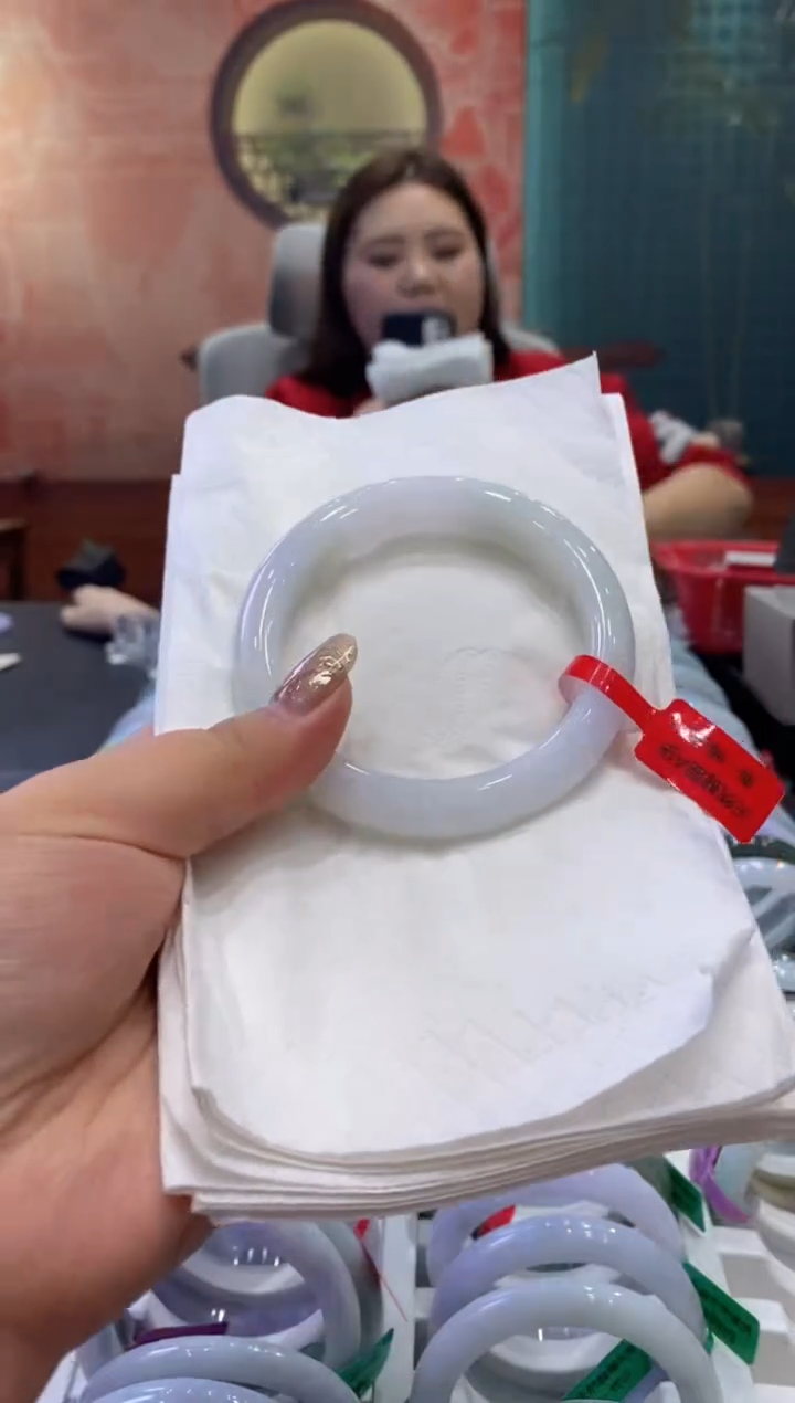 【闪购商品】翡翠手镯未镶嵌多人006337