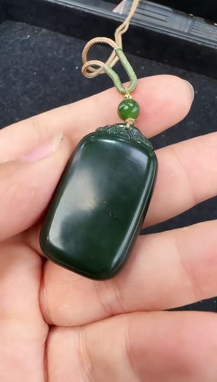 颈饰未镶嵌和田玉无事牌