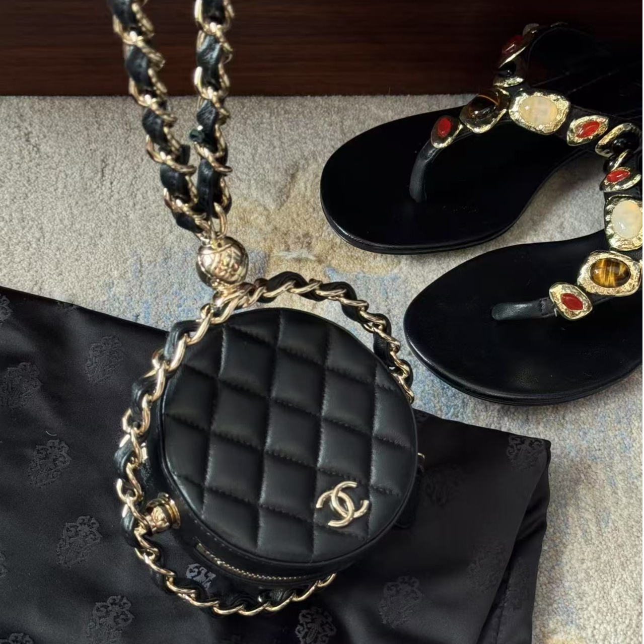 99新 Chanel/香奈儿 黑金时来运转圆环包 14cm 15058112