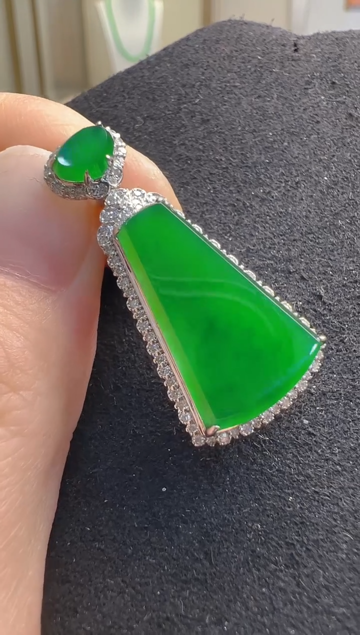 【闪购商品】翡翠吊坠(不含链)18K金镶嵌多样性发货拍一发一