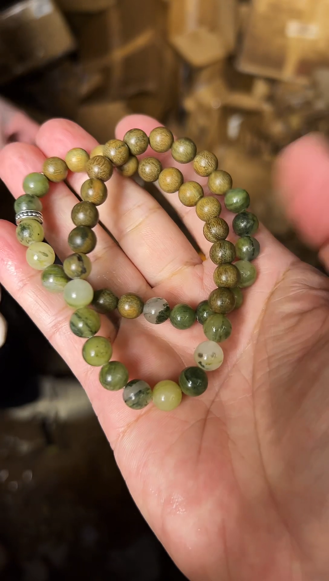 楠木（金丝楠）手串/手链情况就是这样，大家帮帮忙。