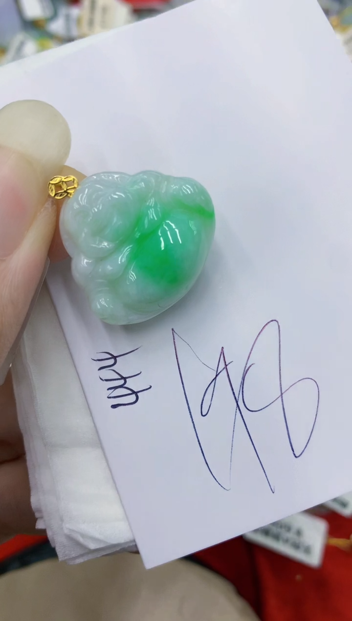 翡翠18K金镶嵌颈饰111111111111