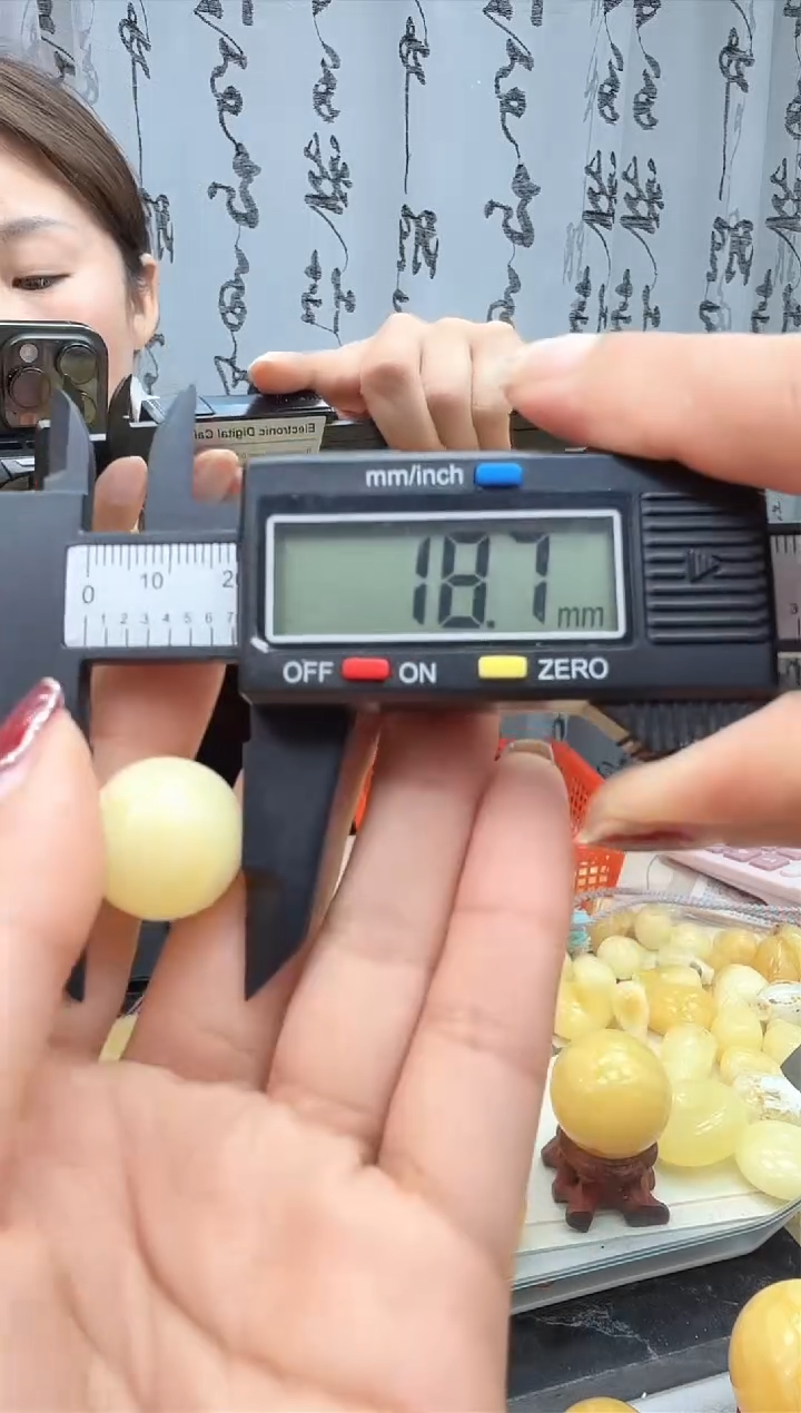 【闪购商品】琥珀裸石未镶嵌珠子