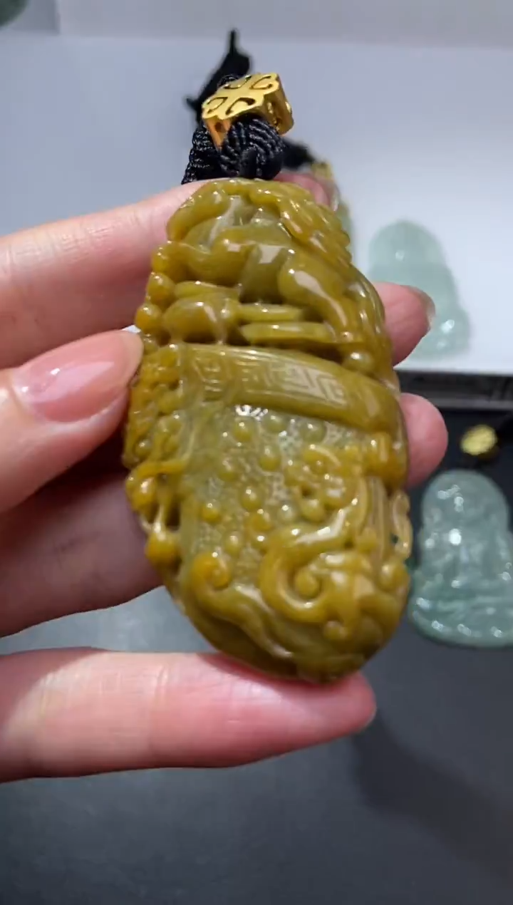 未镶嵌挂件翡翠377385  多人