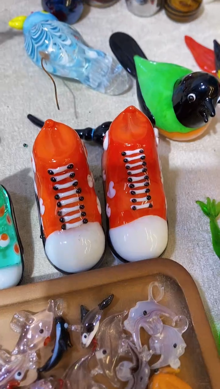 【闪购商品】琉璃手工艺品一双红鞋