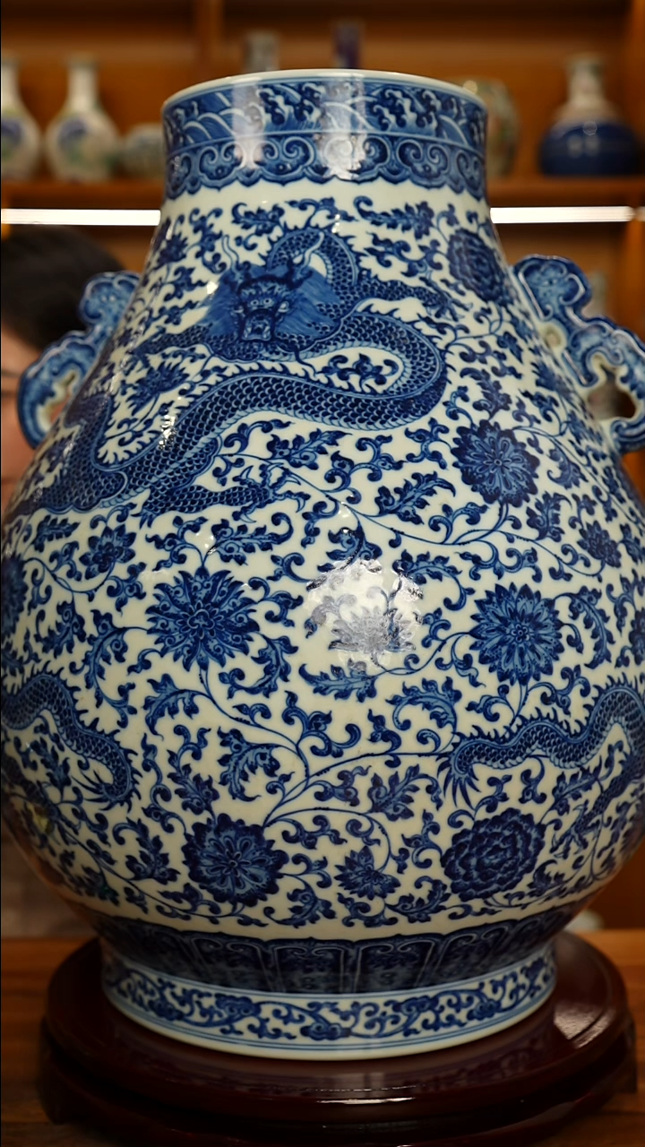 其他瓷用****5青花龙纹大肚尊一只