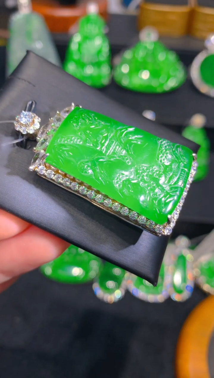 【闪购商品】翡翠颈饰银S925镶嵌一季15415