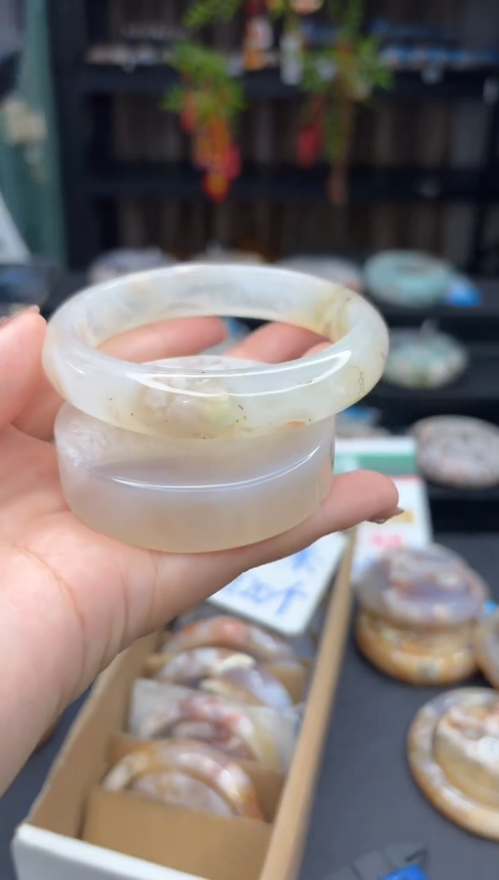 【闪购商品】石英质玉手镯未镶嵌2304（59圈赠送镯心）