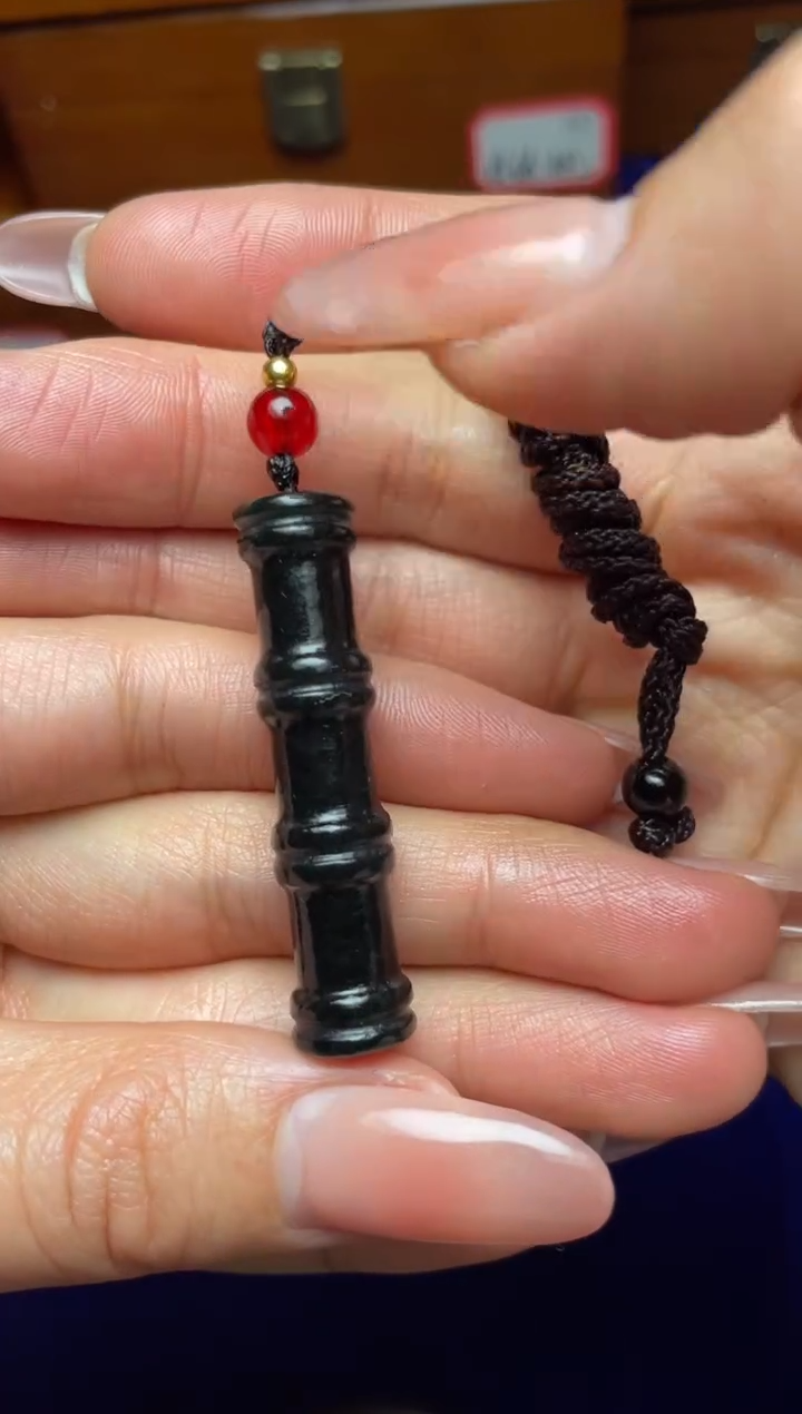 未镶嵌和田玉挂件田**果和田玉