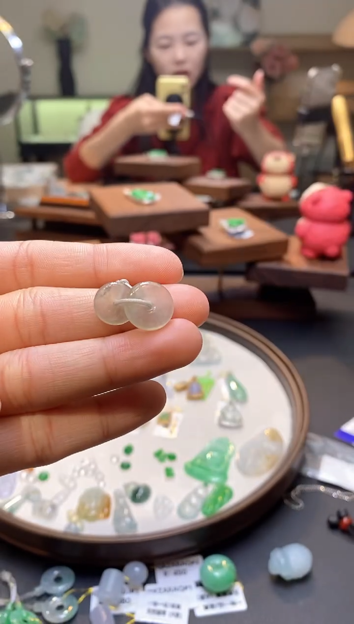 【闪购商品】翡翠未镶嵌颈饰平安扣