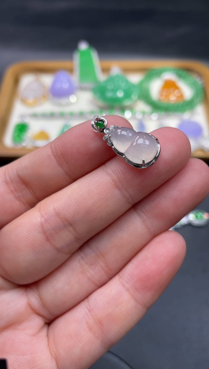 【闪购商品】翡翠颈饰18K金镶嵌55........