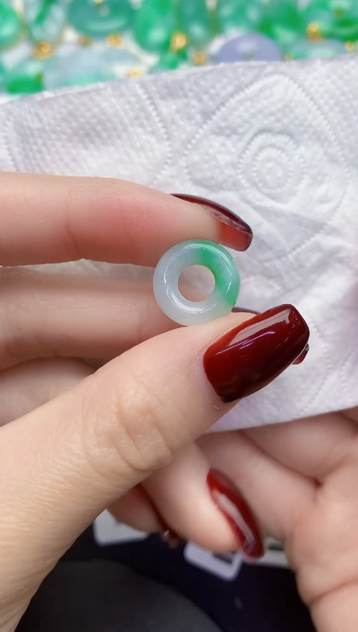 颈饰未镶嵌翡翠缅甸天然翡翠a货