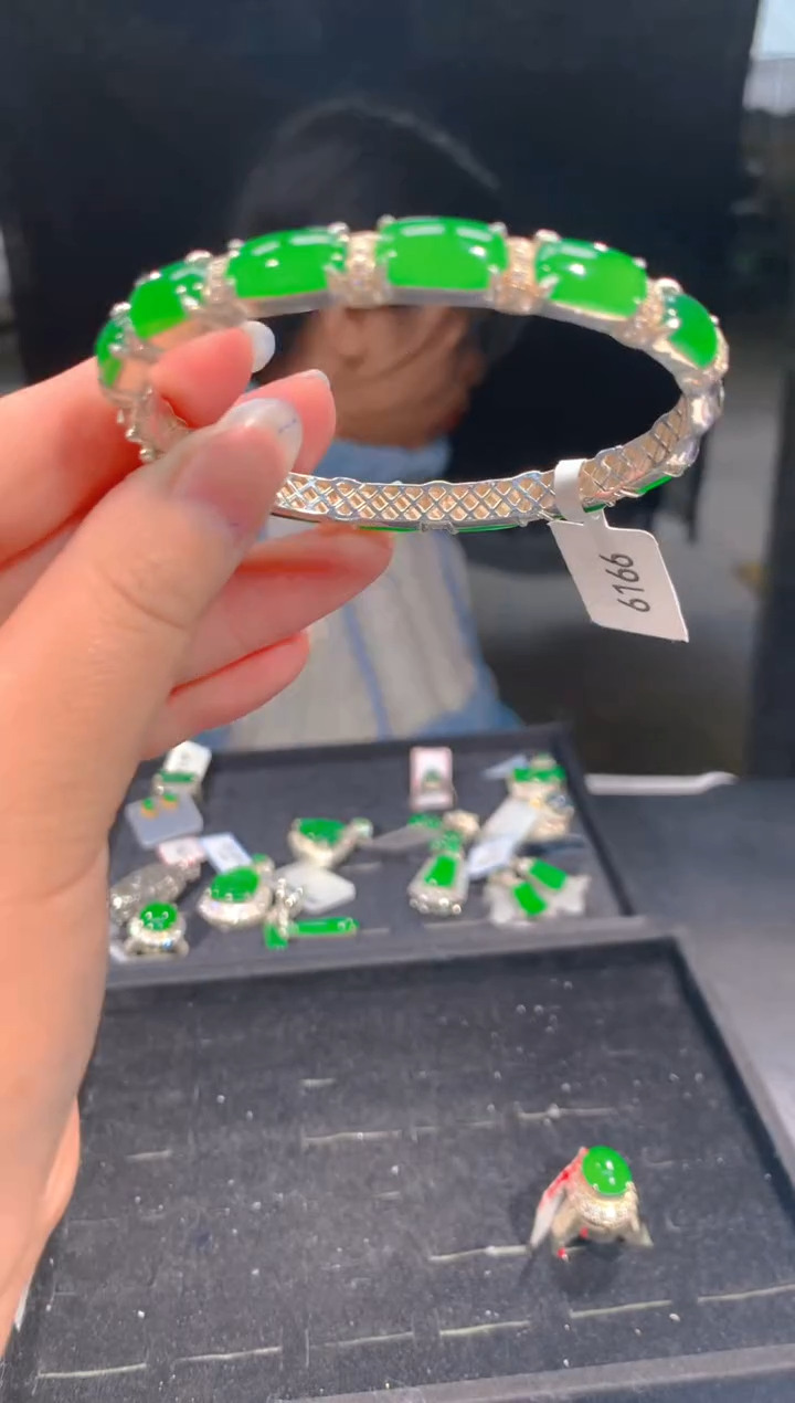 【闪购商品】定制翡翠未镶嵌115定制翡翠，多样性发货（发其一）