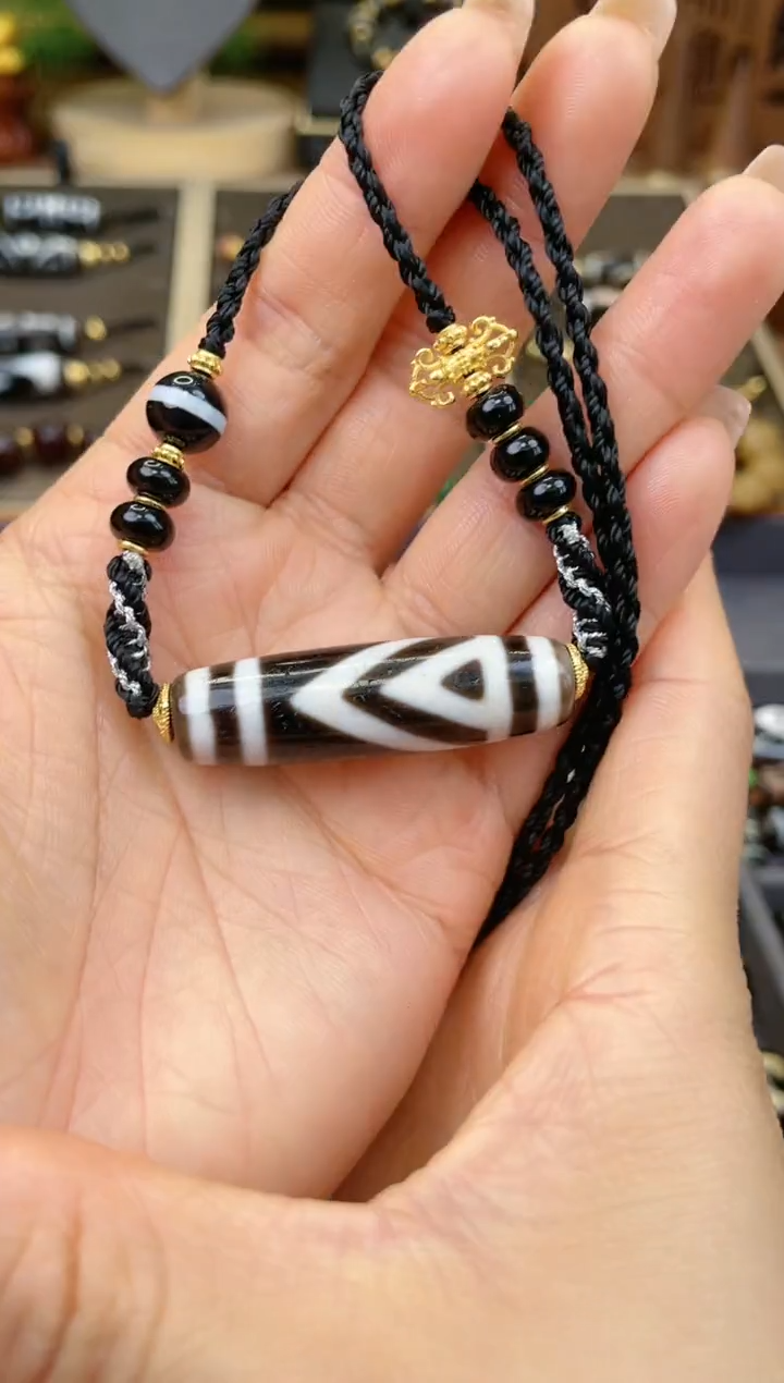 【闪购商品】玛瑙/玉髓颈饰未镶嵌精品行运黑白一眼双靠山颈饰