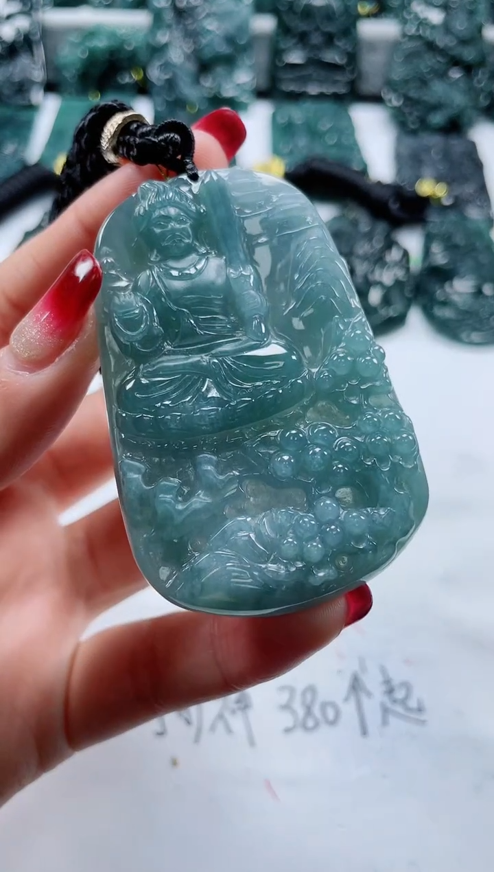 【闪购商品】翡翠颈饰未镶嵌            