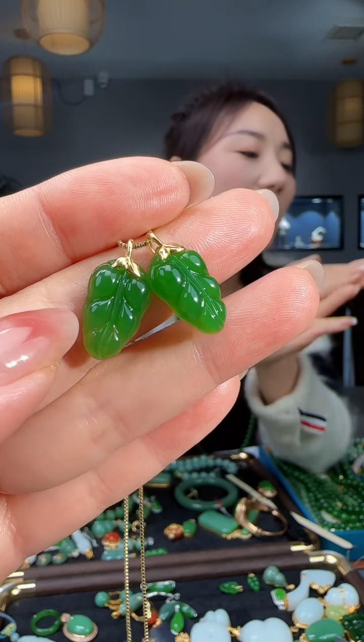 吊坠(不含链)18K金镶嵌和田玉多样性发货拍一发一 