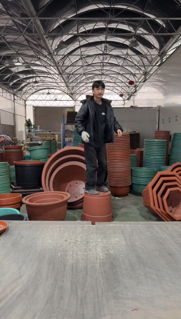 【闪购商品】复合53口径红色桶盆4个