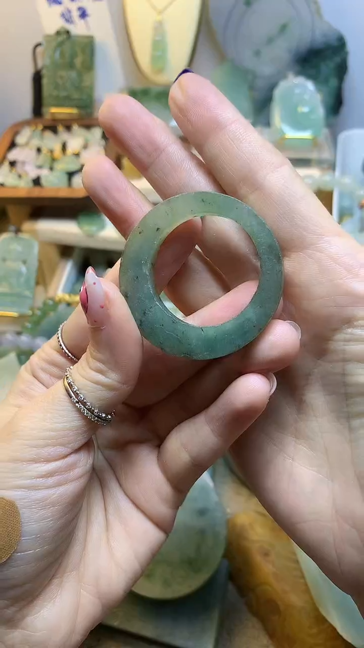 未镶嵌挂件翡翠 缅甸A货翡翠，没有运费险