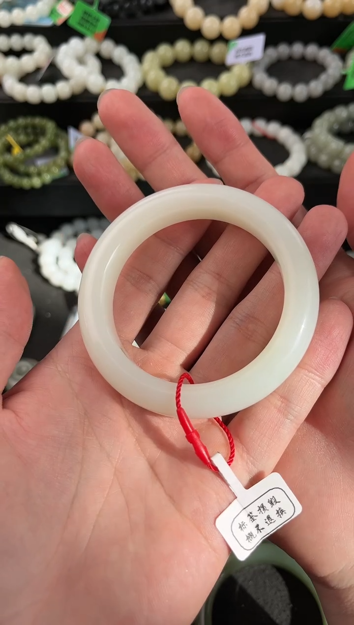 【闪购商品】和田玉手镯未镶嵌于田白玉手镯卡58.5微色差