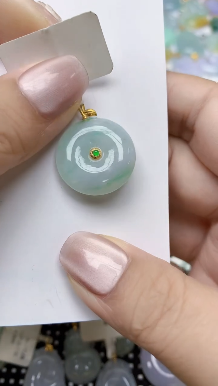 翡翠18K金镶嵌颈饰天然缅甸A货翡翠