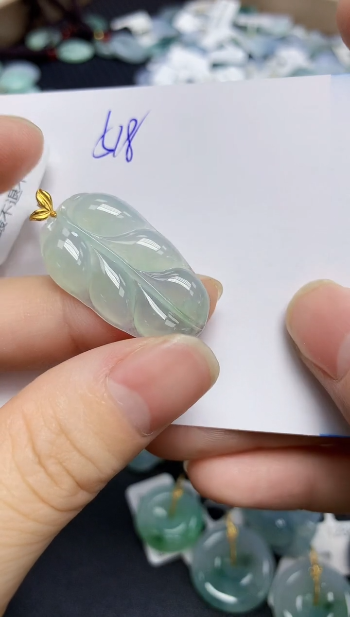 颈饰18K金镶嵌翡翠天然缅甸翡翠A货翡翠百元以上9元证书费自理