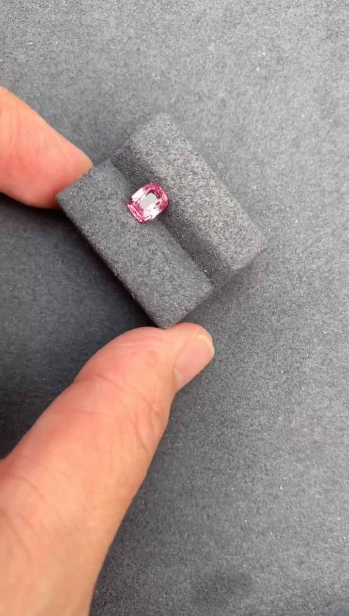 【闪购商品】彩色蓝宝石裸石未镶嵌1ct帕帕拉恰