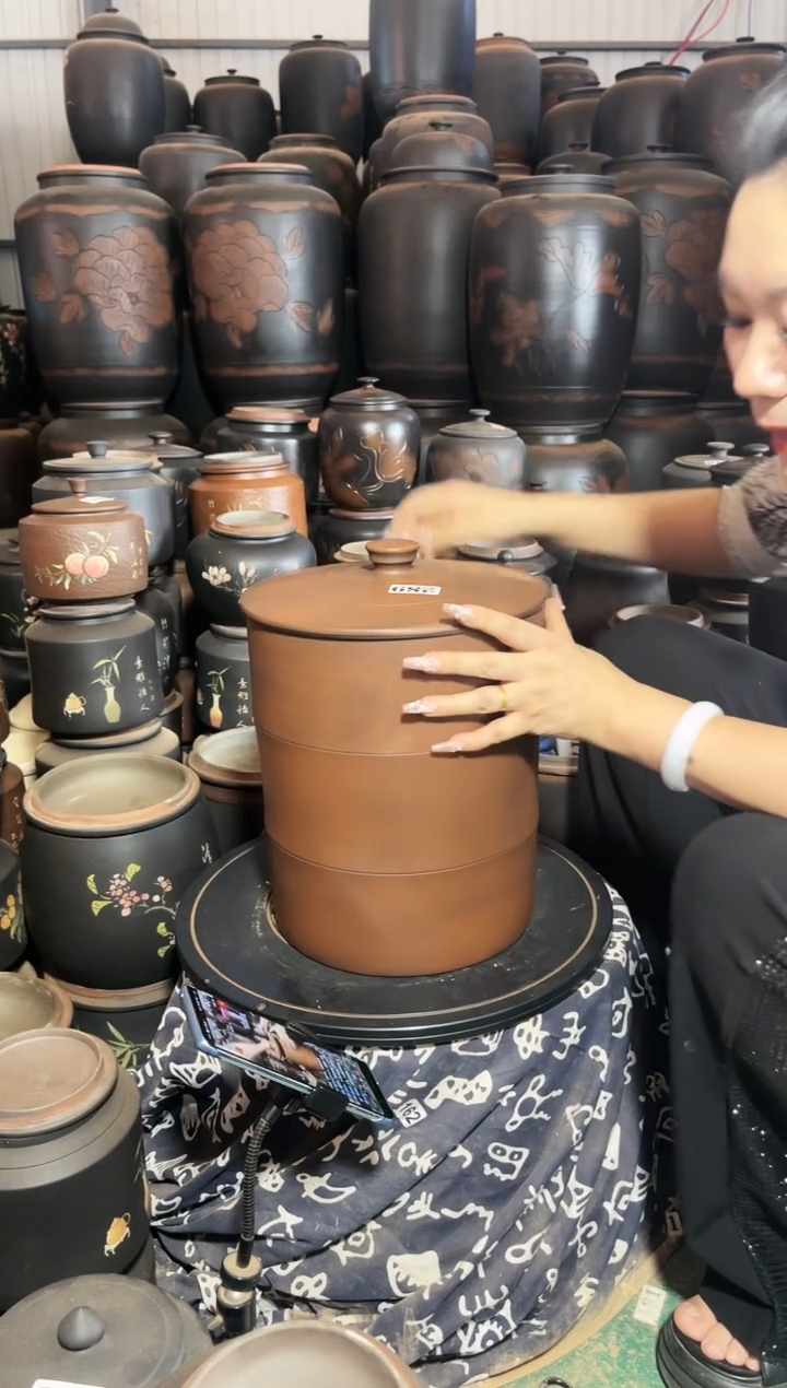 壶瑕疵 289 饼缸高35cm 古铜色